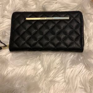 Steve Madden quilted and padded black zip around large wallet/wristlet. NWOT